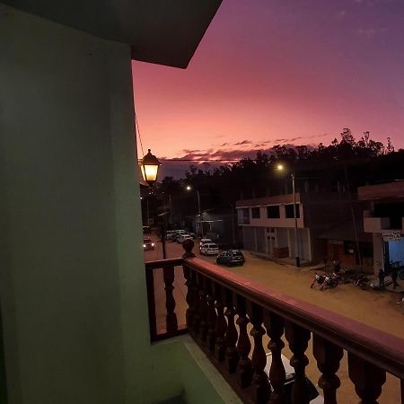 Hostal Kollaron 查查波亚斯 外观 照片